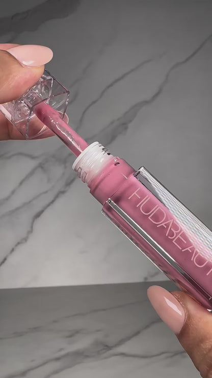 Huda Beauty - Faux Filler Extra Shine Lip Gloss 3.9 ml.